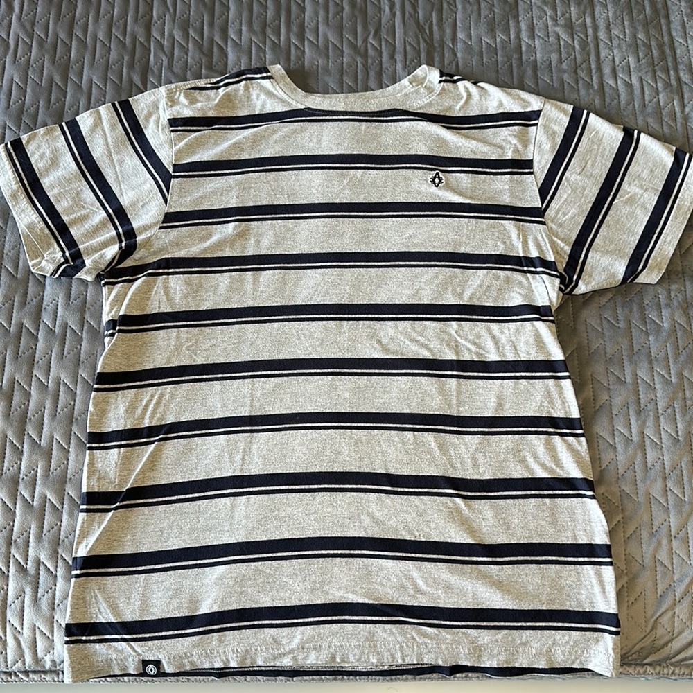 Men’s striped t-shirt by akademiks